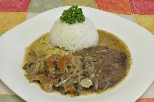 Jak uvařit hovězí maso na víně ? Střední recept, připravený za 45 - 60 minut